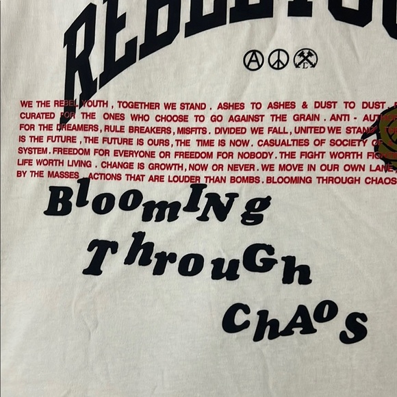 White Minimalist Short Sleeve Tee - Picture 8 of 9